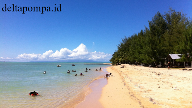 Eksplorasi Wisata Alam Pantai Toronipa